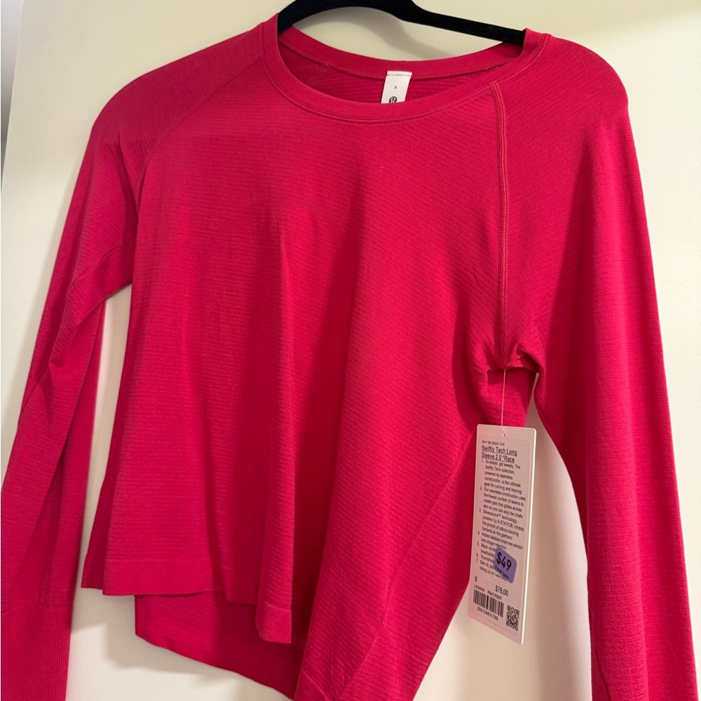 Lululemon Athletica Fuchsia Long Sleeve Top